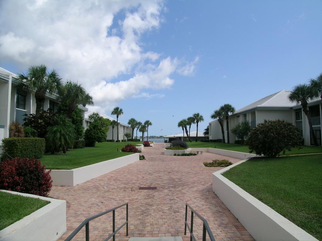 Pierpoint Yacht Club Condos in Stuart FL