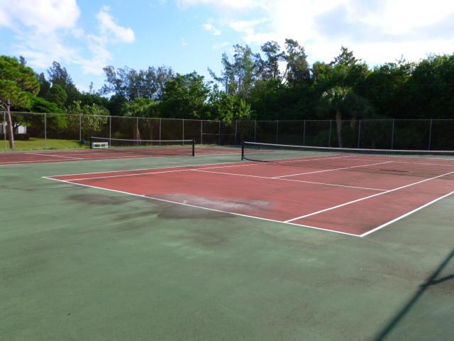 Twin Lakes tennis courts